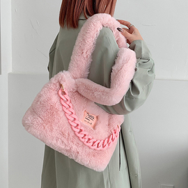 [GIRLS GOOB] Women's Chain-embellished Shoulder Bag Faux Fur, China OEM